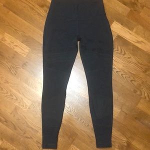 Slate grey Lululemon leggings